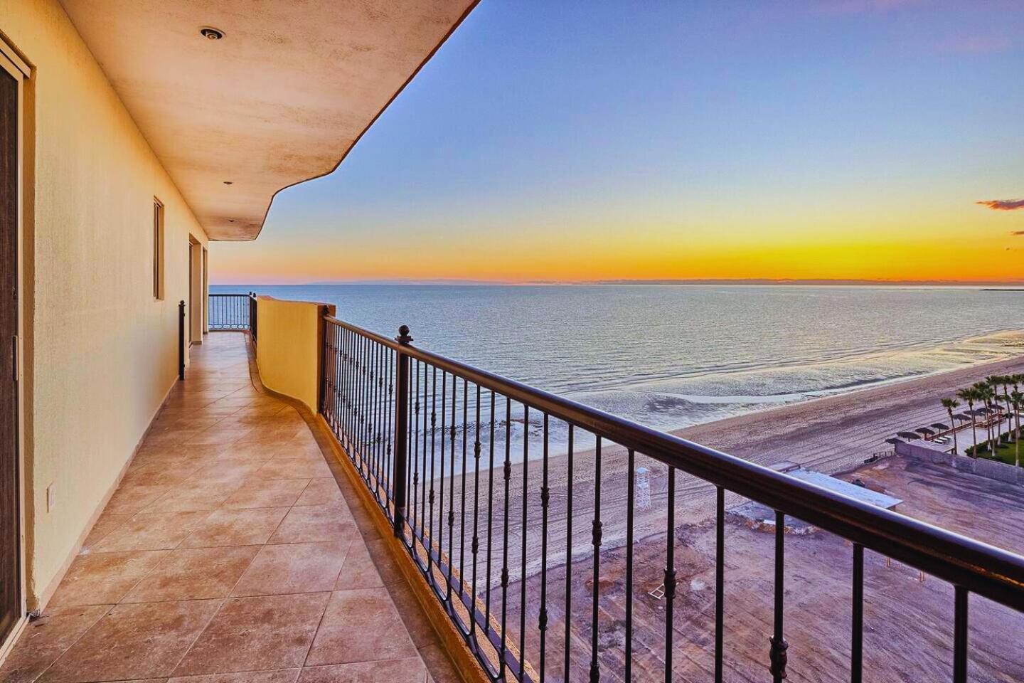 Sonoran Sky Aparthotel Puerto Penasco Bagian luar foto